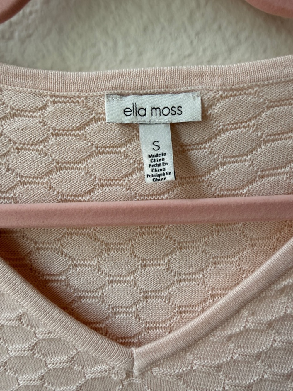Ella Moss Cream Textured Knit V-Neck Sweater Small Soft Cozy Minimalist Layering - Picture 4 of 10